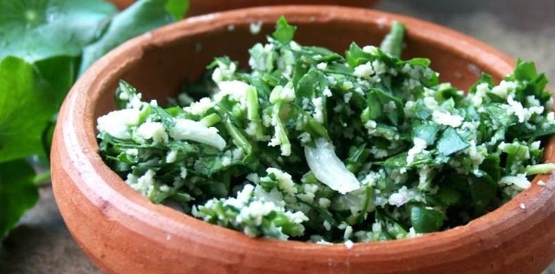 Salade de roquette a la noix de coco rapee